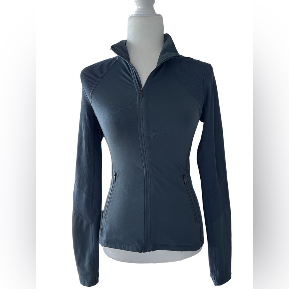 Zella XS Women's Gray fitted jacket